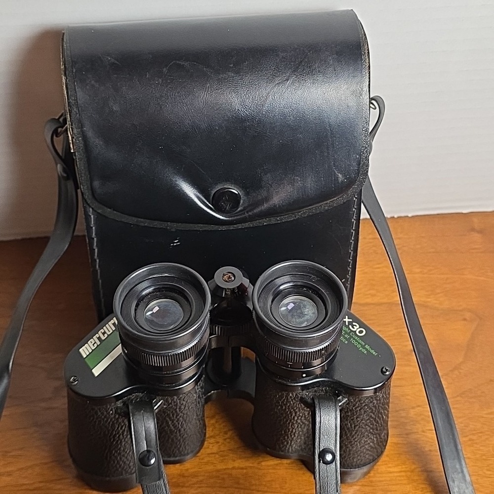 Vintage Mercury Model 1110 Binoculars 8 x 30 393‎ FT at 1000 Yards Coated Optics